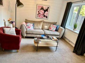 Fabulous 2 bed Town house free parking WiFI